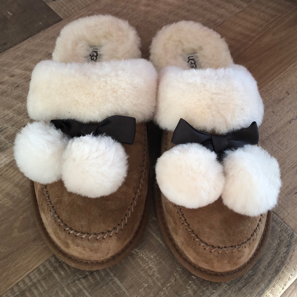 UGG slippers size 9